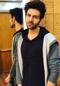 kartik aaryan 4